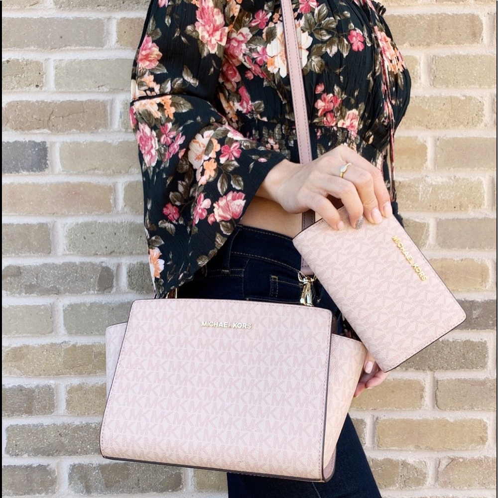 Gaby’sBags👜💕NWT Michel Kors Crossbody&Wallet SET - Picture 1 of 7